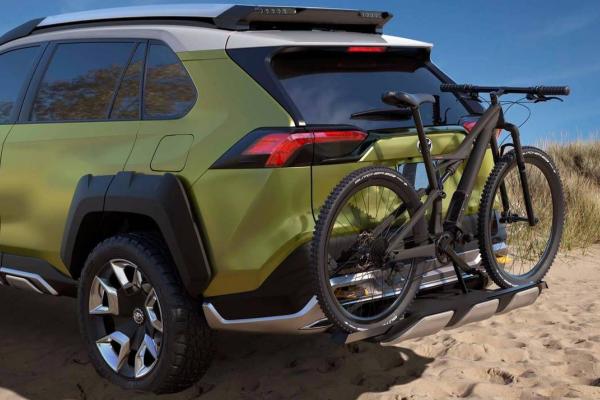 4. Toyota RAV4 2019 vs FT-AC concept: Back comparison FT-AC concept angular rear