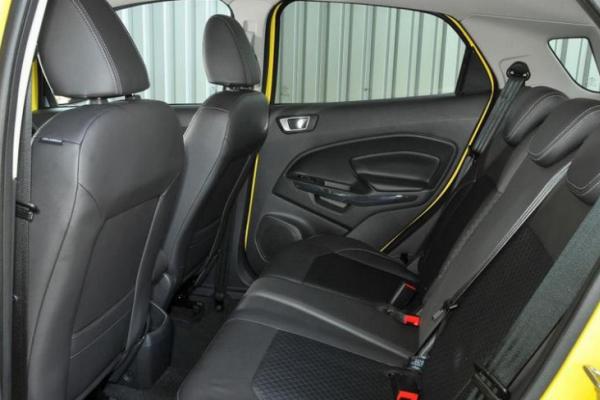 Ford EcoSport 2018 vs 2017: Interior Ford EcoSport 2017 seats