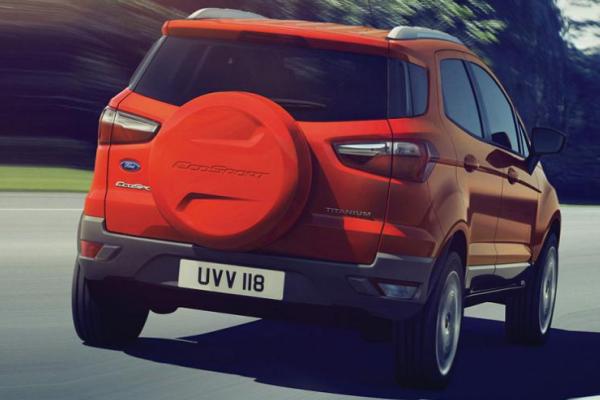 Ford EcoSport 2018 vs 2017: Exterior Ford EcoSport 2017 angular rear