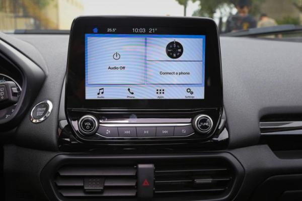 Ford EcoSport 2018 vs 2017: Interior Ford EcoSport 2018 dashboard