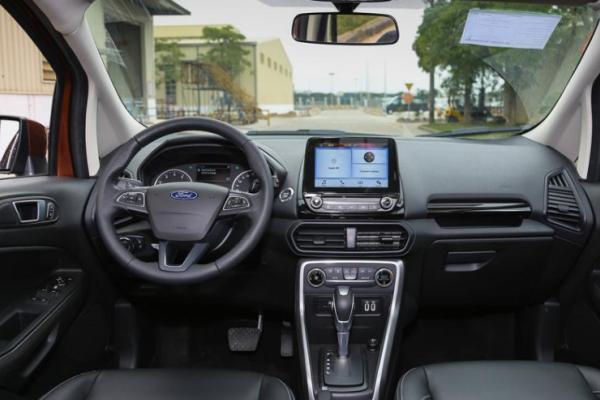 Ford EcoSport 2018 vs 2017: Interior Ford EcoSport 2018 dashboard area