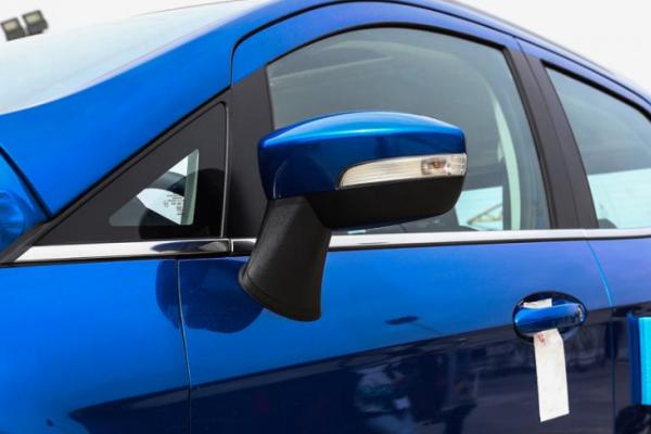 Ford EcoSport 2018 vs 2017: Exterior Ford EcoSport 2018 side mirror
