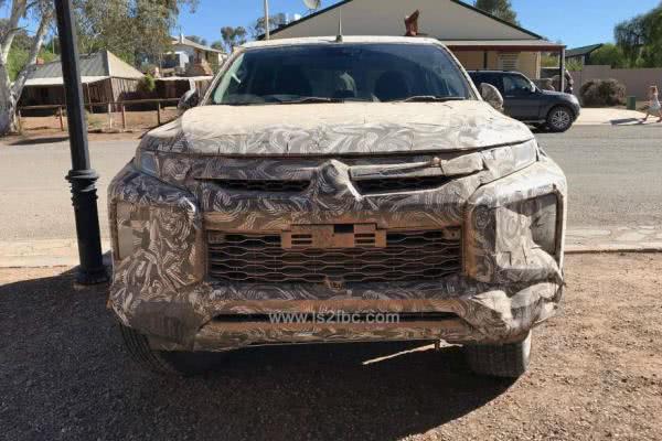 [Spy shots] Mitsubishi Strada 2019 wearing camouflage caught in Australia