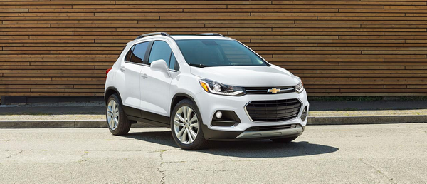 The angular front of The Chevrolet Trax 2018