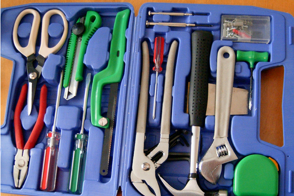 10 Must-Have Tools for DIY Car Maintenance