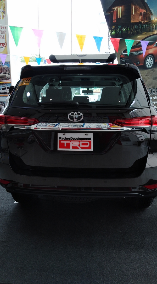 2018 toyota fortuner philippines rear view