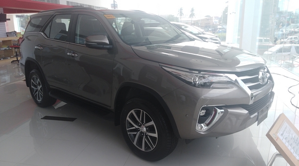 2018 Toyota Fortuner diesel automatic Philippines angular front