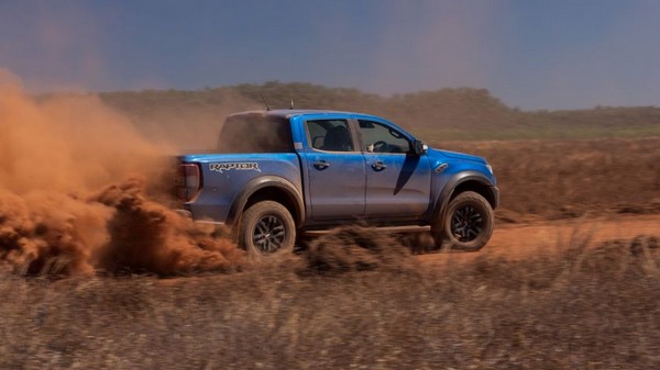 Ford Ranger Raptor 2019 on the road