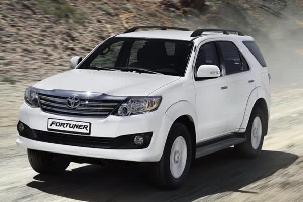 first generation toyota fortuner angular front