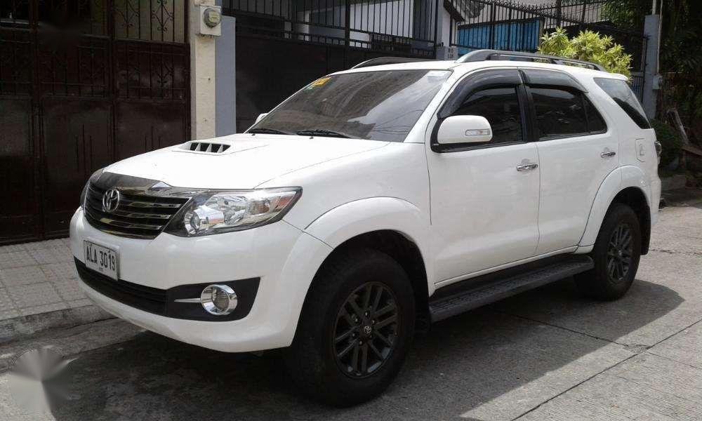 Toyota fortuner black