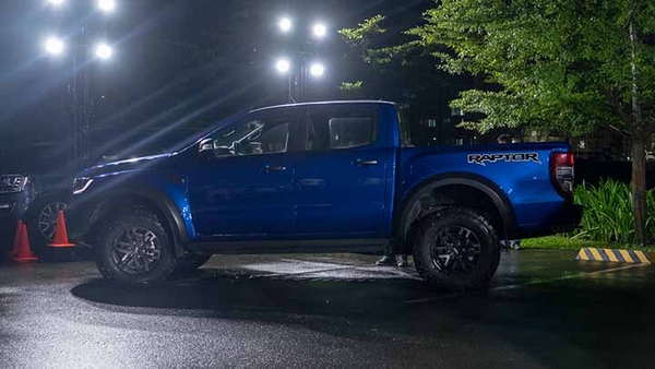 Ford Ranger Raptor 2019 Philippines at local launch - side view
