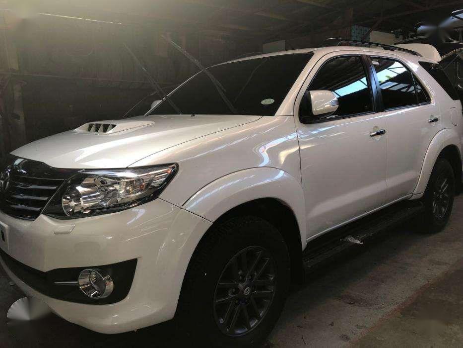 2016 Toyota Fortuner 2.5 V Automatic Pearl White SUV 520790