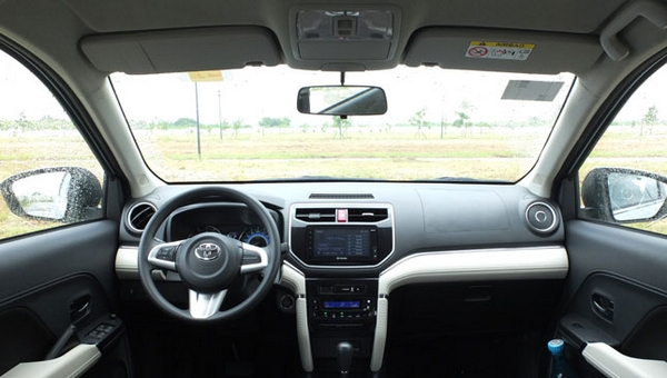 A fleet of modern amenities are waiting for you on the inside toyota rush 2018 philippines interior