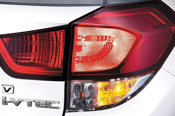 The all-new Honda Mobilio also has similar looking tail lamps as the Honda Brio and Amaze. Honda Mobilio Tail lights