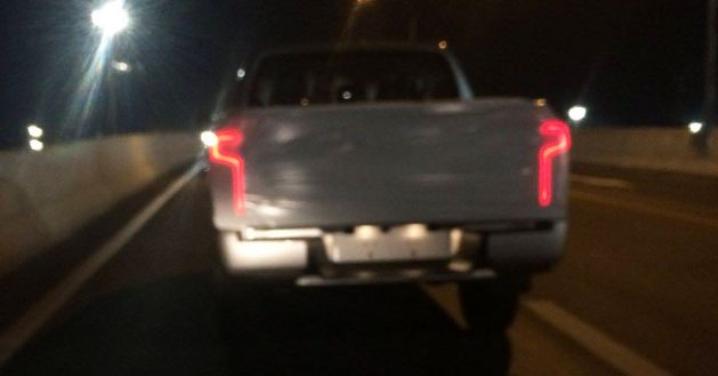 [Spy shot] This is how the Mitsubishi Strada 2019's taillights look like