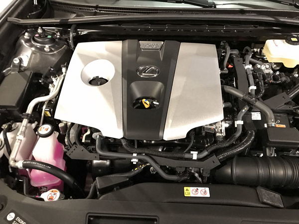 Under the hood of Lexus ES 300 2019 is a 3.5-liter V^ engine