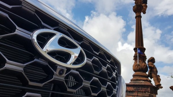 Hyundai Santa Fe 2019 grille