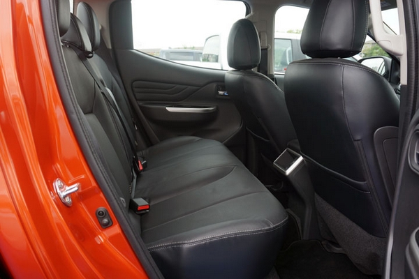 Mitsubishi Strada 2019 rear seats