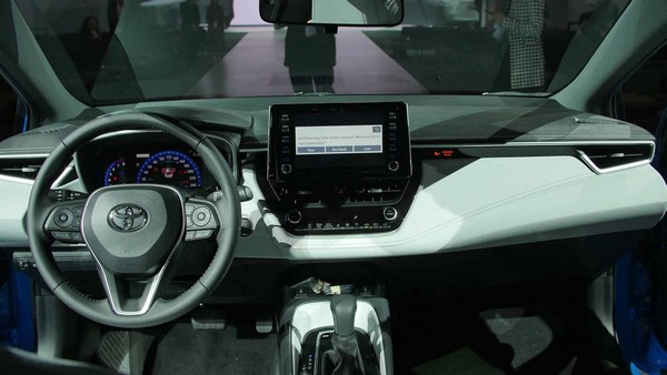 Toyota Corolla 2019 hatchback dashboard area