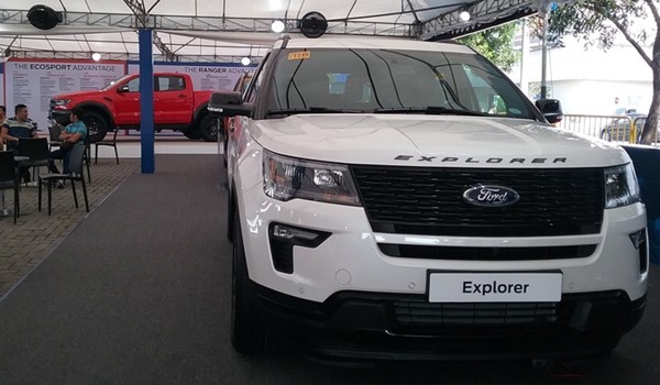 Ford Explorer 2019 front view