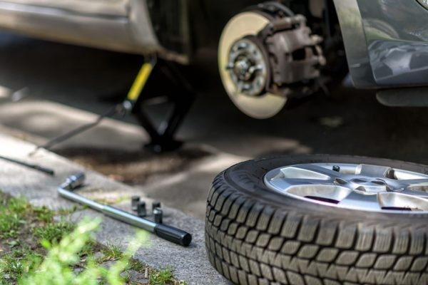 inflating tubeless tires