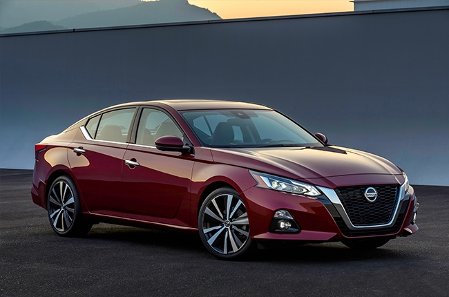 Nissan Altima 2019 sets a new benchmark for Nissan midsize sedans with its new face