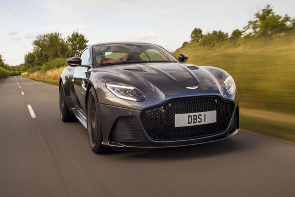 Aston Martin DBS Superleggera 2019 revealed with a powerful 5.2-liter twin turbo V12 engine