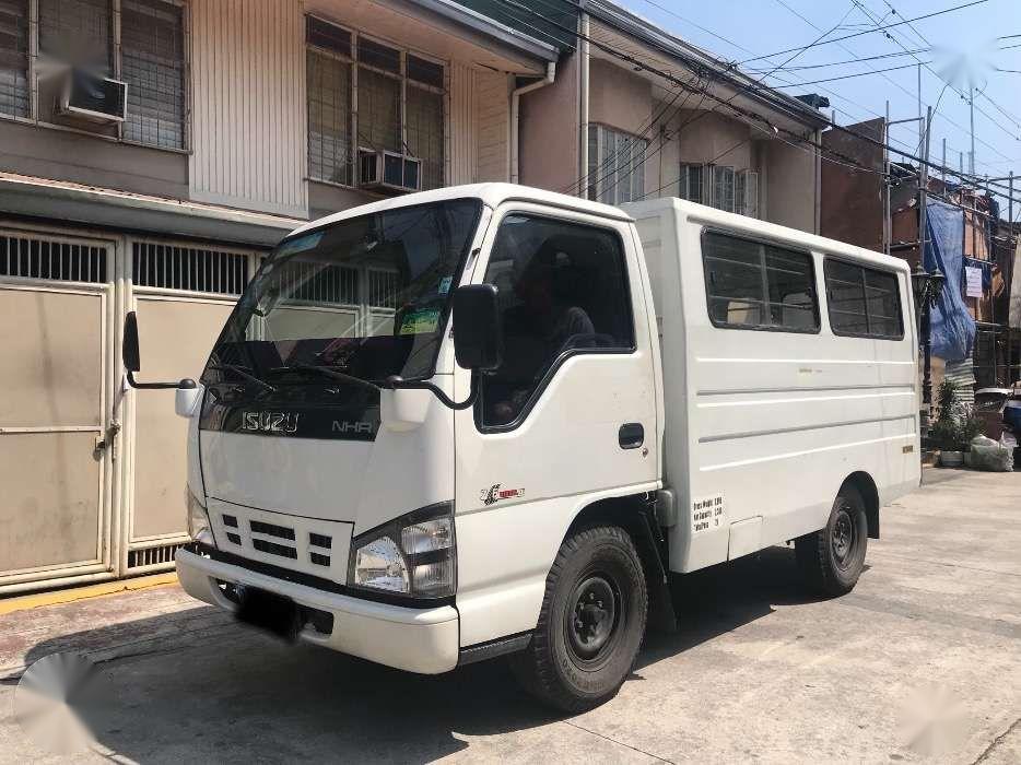 Isuzu elf 2010