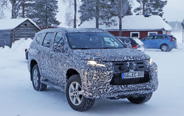 Mitsubishi Montero Sport 2019 Facelift caught in Northern Sweden