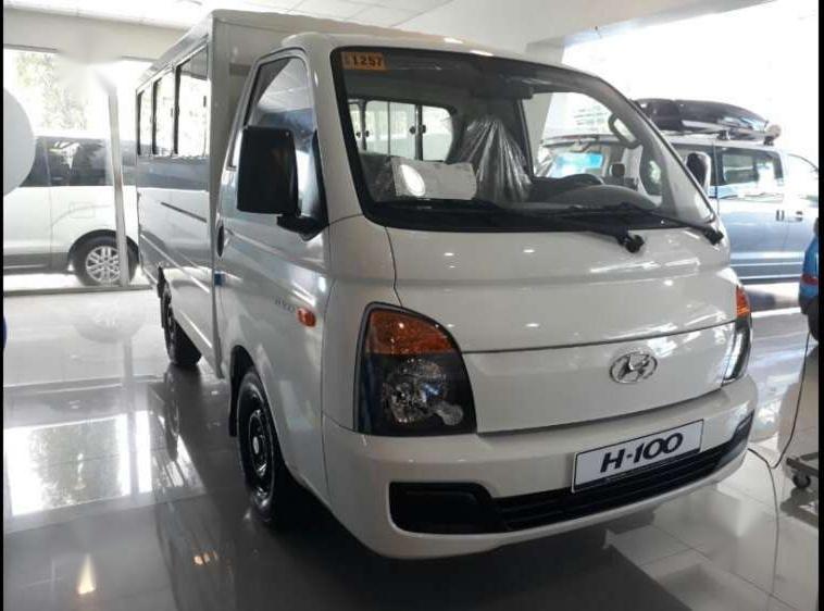 Hyundai fit shuttle