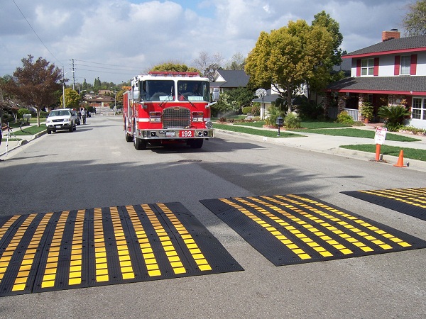 speed-bumps-3-pros-cons-that-every-drivers-should-know