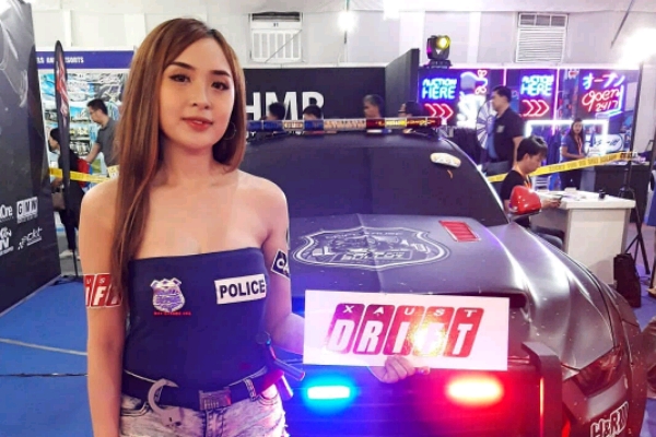 10 Images The Hottest Car Show Girls At Mias 2019