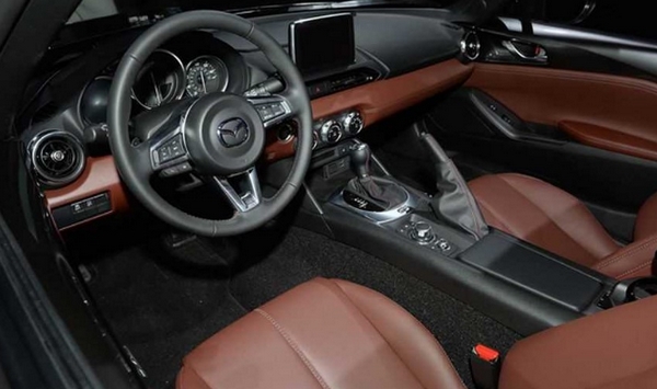 A picture of the Mazda Miata 2019 RF's seats and interior