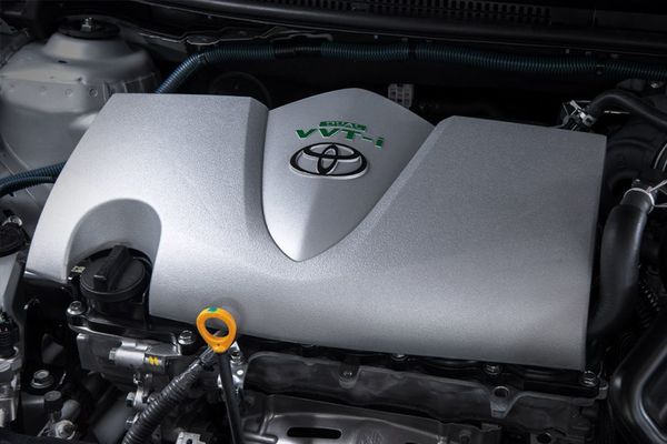 Hello Dual VVT-i Toyota Yaris 2019 engine bay