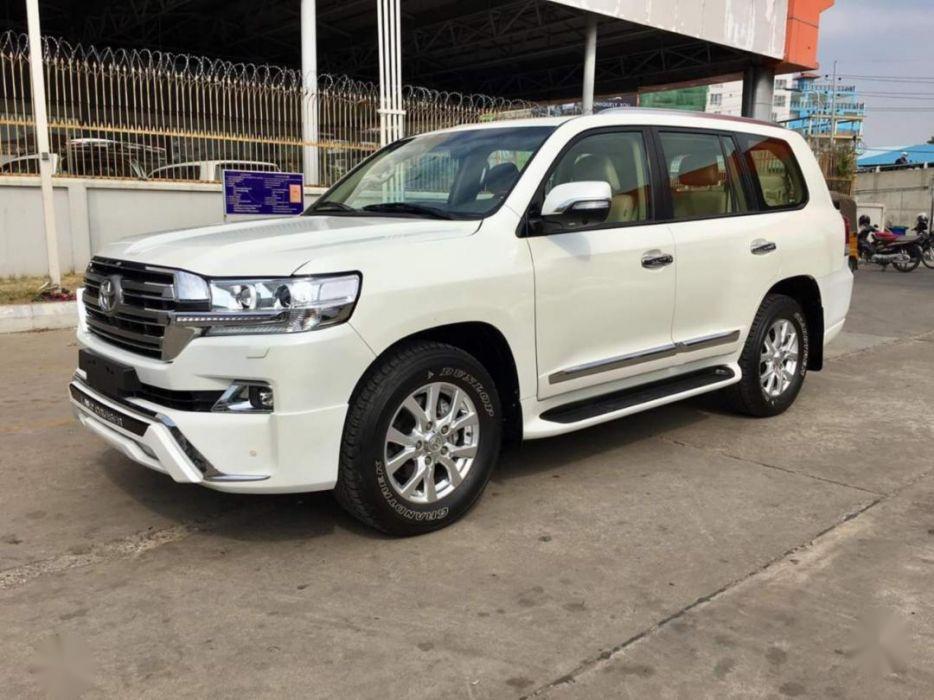 2018 Toyota Land Cruiser for sale 666228