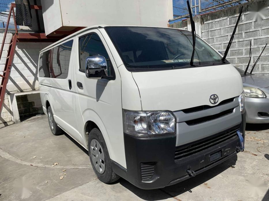 Toyota hiace commuter