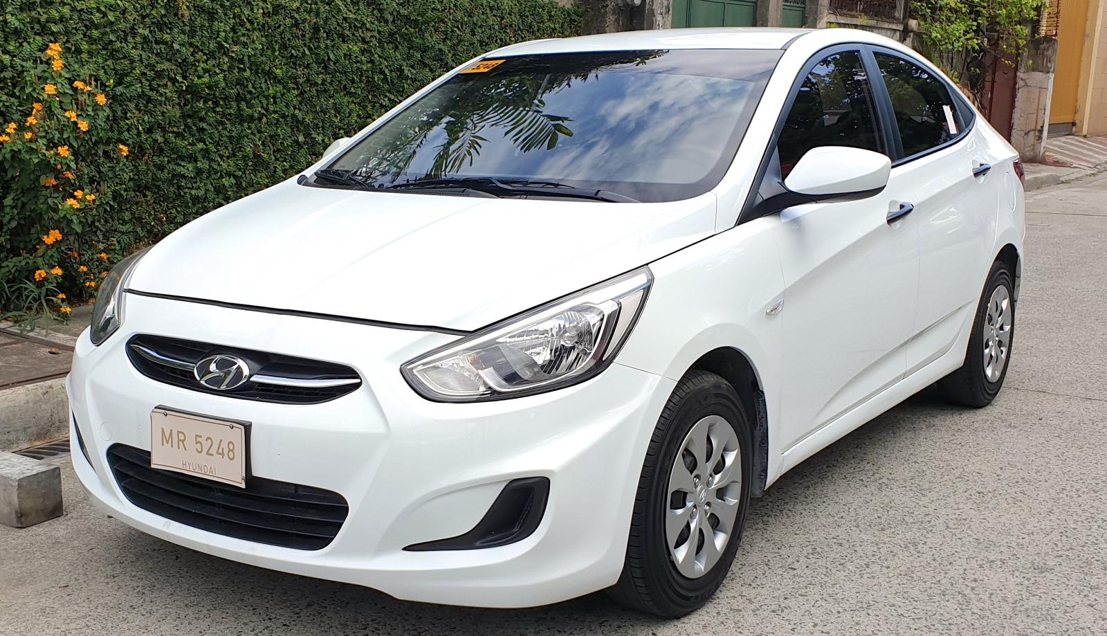 Sell White 2017 Hyundai Accent Automatic Gasoline in Quezon City 684892