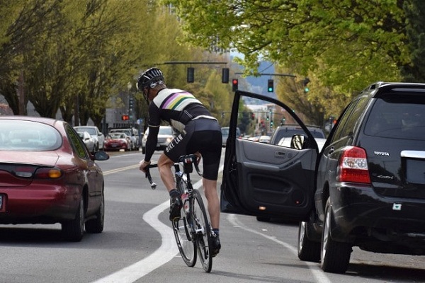 Road Safety Tips for Cyclists and Drivers: All you must know