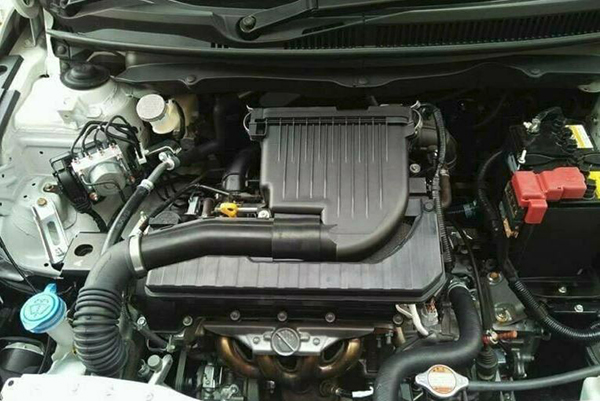 A picture of the Suzuki Ciaz's 1.4 liter petrol engine