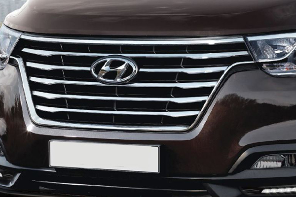 2020 Hyundai Grand Starex's front fascia