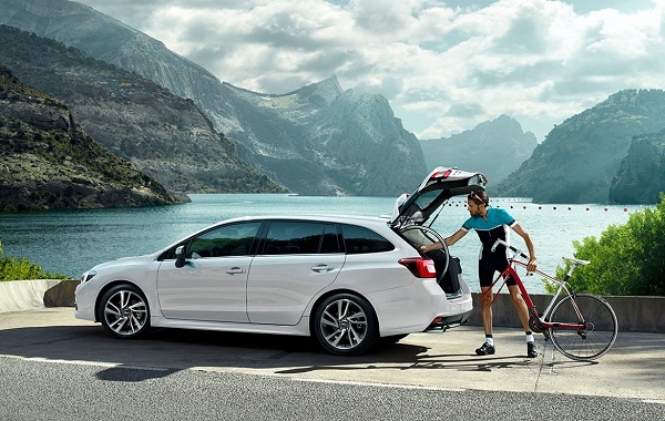 Subaru Levorg 2019 side view