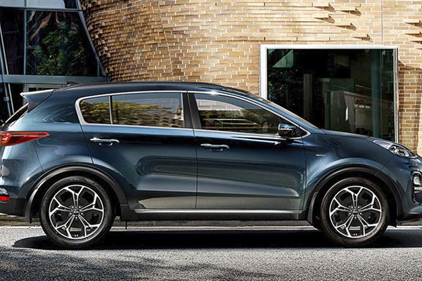 Kia Sportage 2019 side view