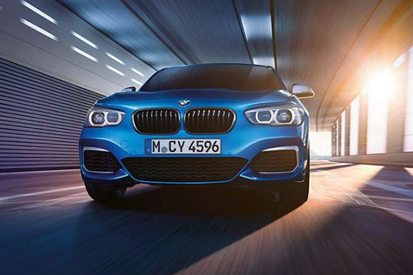 2020 BMW 118i M Sport front view