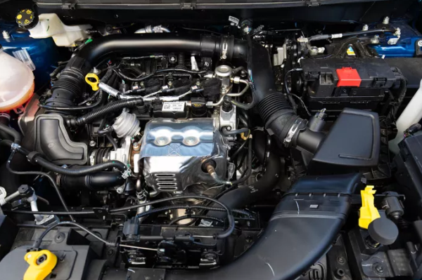 1.0 liter Ecoboost inside a 2020 Ford Ecosport 