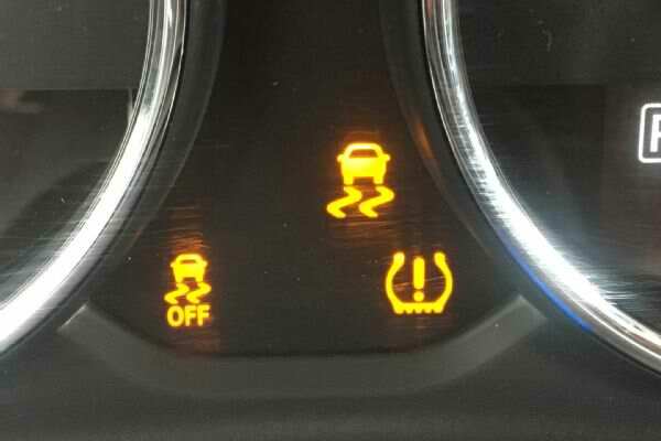 3 Things You Must Know About Your Car's Electronic Stability Control Light  - Fix Auto USA