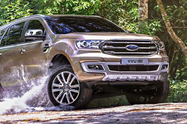 2020 Ford Everest front view