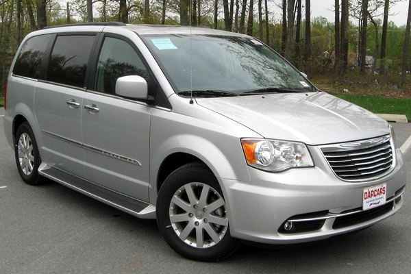 town and country van 2019