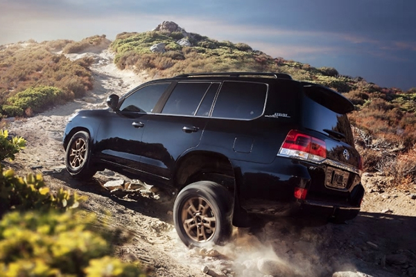 A picture of the 2020 Toyota Land Cruiser Heritage Edition off-roading