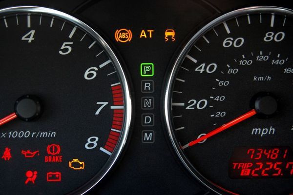 Top 8 problems cars can diagnose by themselves