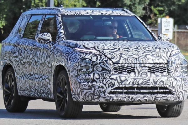 Mitsubishi Outlander 2021: Prototype spotted in Michigan!